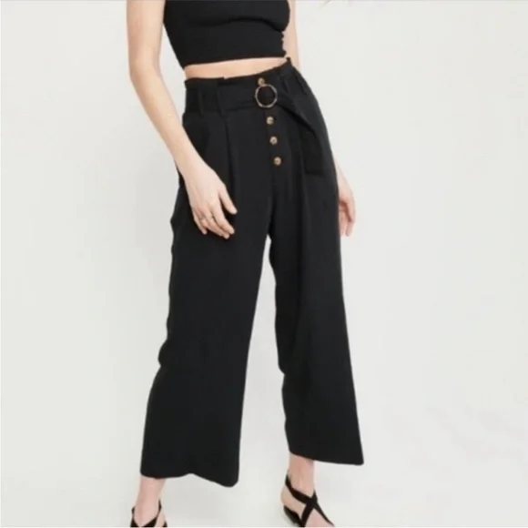 Abercrombie & Fitch High Waisted Button Up Belted Paper Bag Pants - Picture 3 of 9